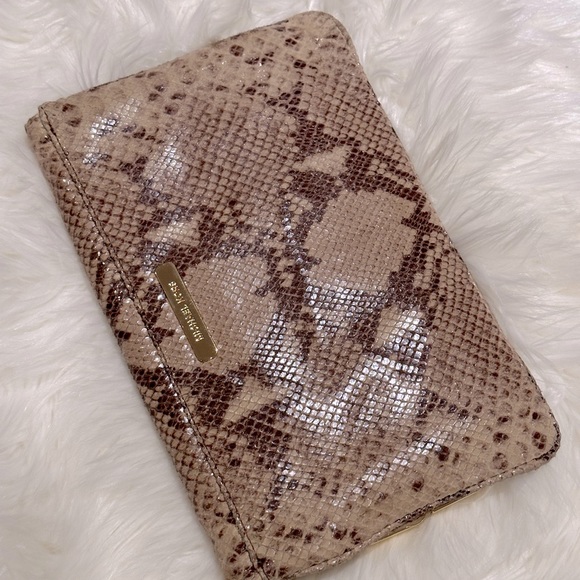 Snake pattern leather MK Clutch - Picture 2 of 5